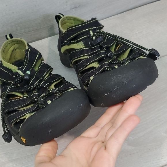 Keen Mens Newport Outdoor Hiking Comfort Sandals shoes sz 6 main image 10